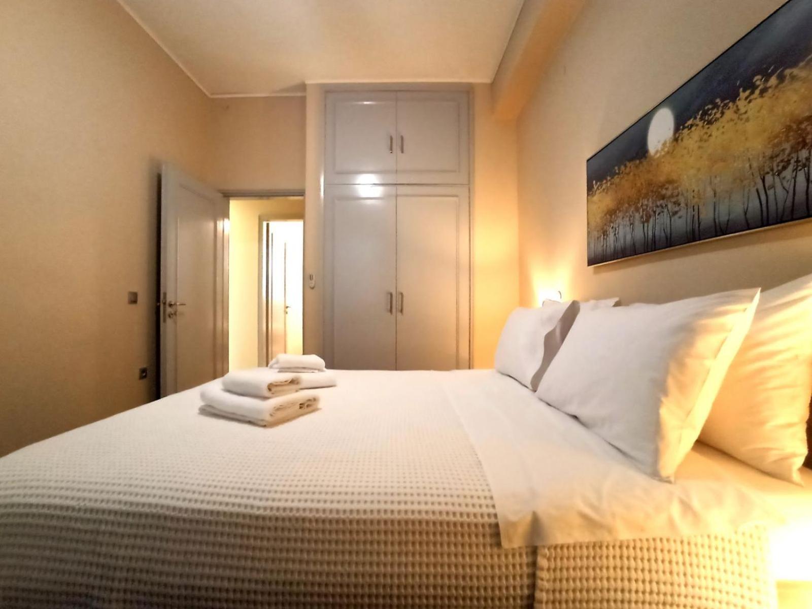 Kallaris Deluxe House Capsule hotel *